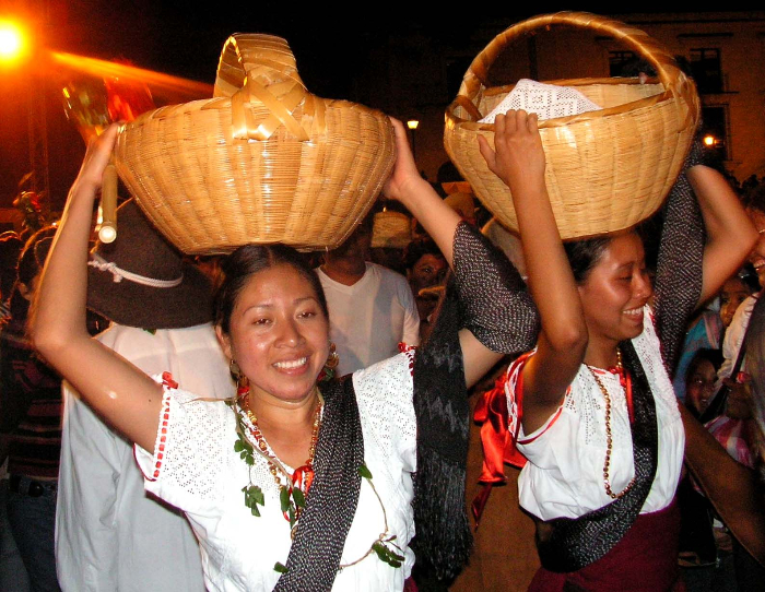 Mexiko: Koloniale Diskriminierung von Frauen der Otomí und Nahua - Foto: Quetzal-Redaktion, gl