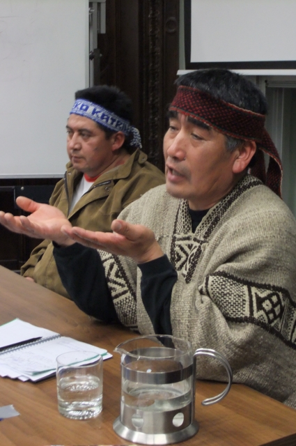 Chile: Die Mapuche-Aktivisten Manuel Chocori und José Catrilao - Foto: Gerd Seidel